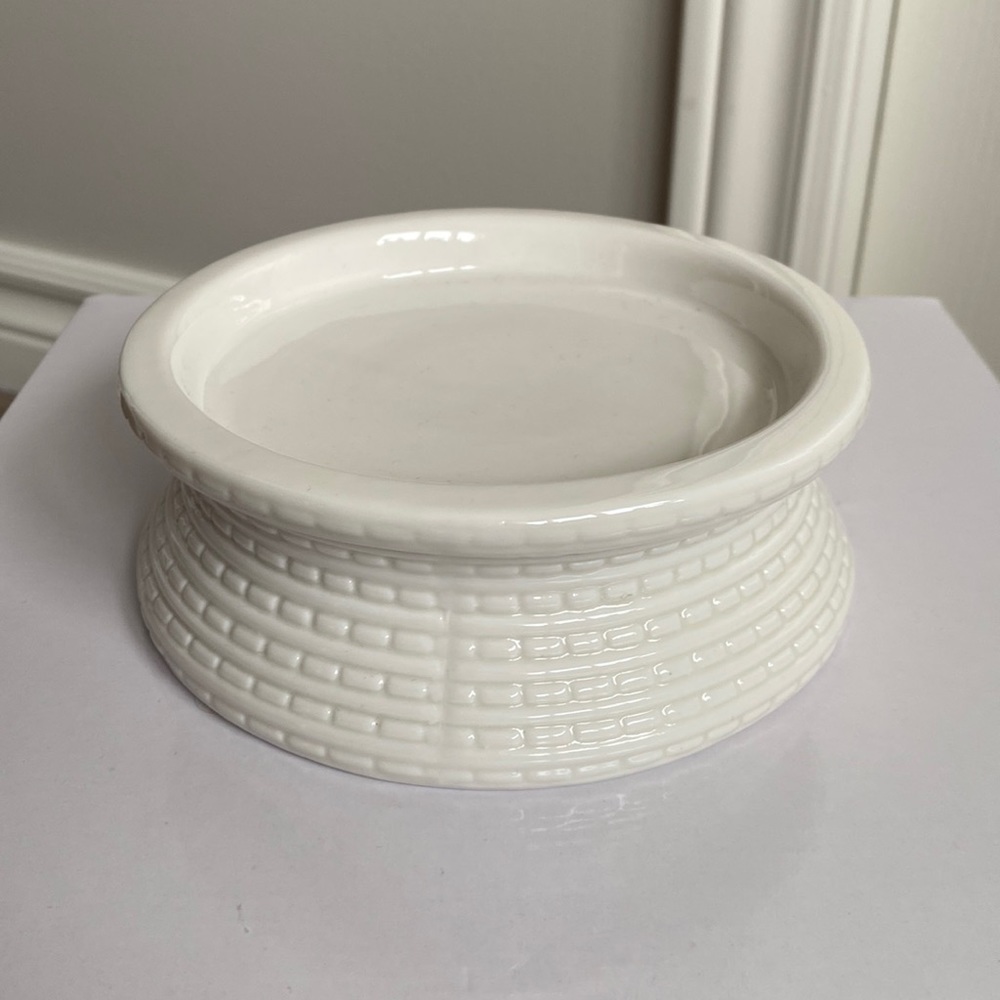 Gold Canyon - Chic Porcelain Pedestal, Milky White